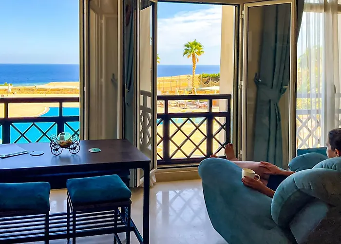 Azzurra Panoramic Sea & Pool View 1br * Hurghada