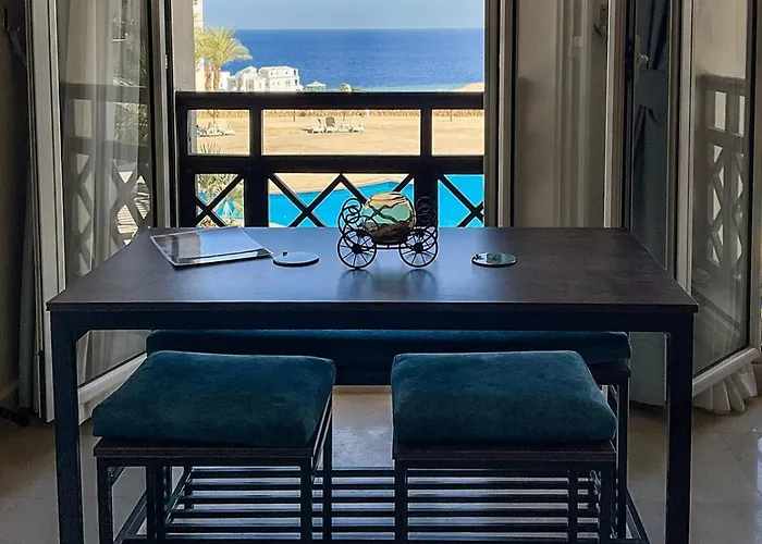 Azzurra Panoramic Sea & Pool View 1br Hurghada